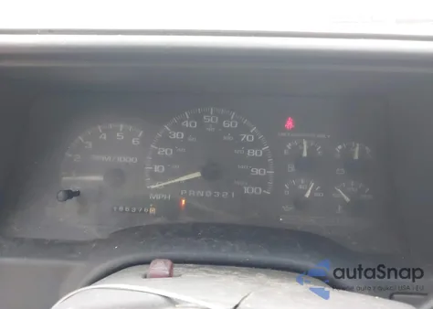 1998 Chevrolet C1500 Fleetside W/T из США, поврежденный, VIN 1GCEC14W7WZ276147